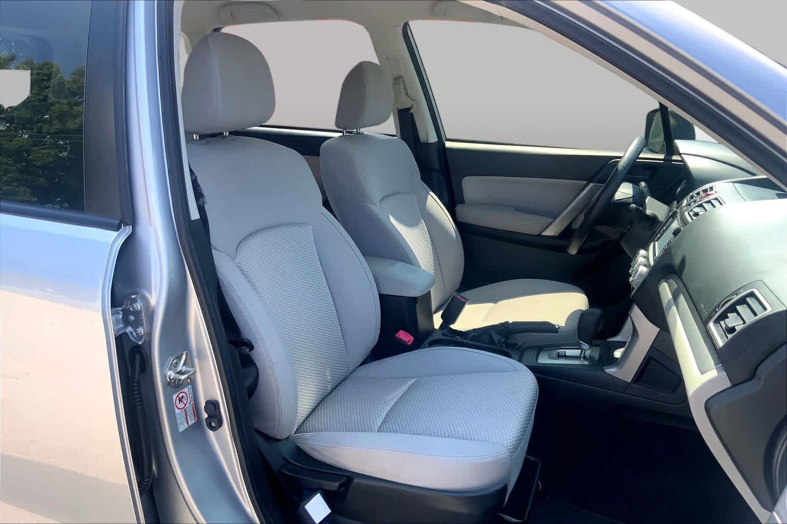 Used 2018 Subaru Forester 2.5i AWD/4WD image 9