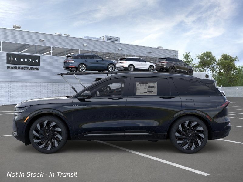 New 2026 Lincoln Nautilus Reserve w/ Jet Appearance Package AWD/4WD image 3