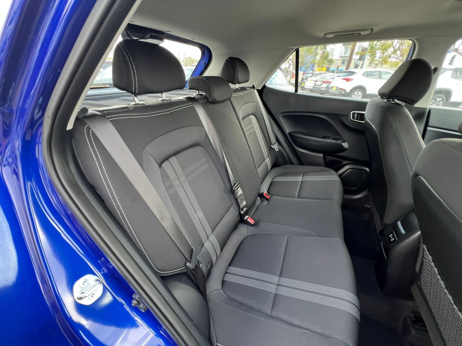 Used 2025 Hyundai Venue SEL FWD image 33