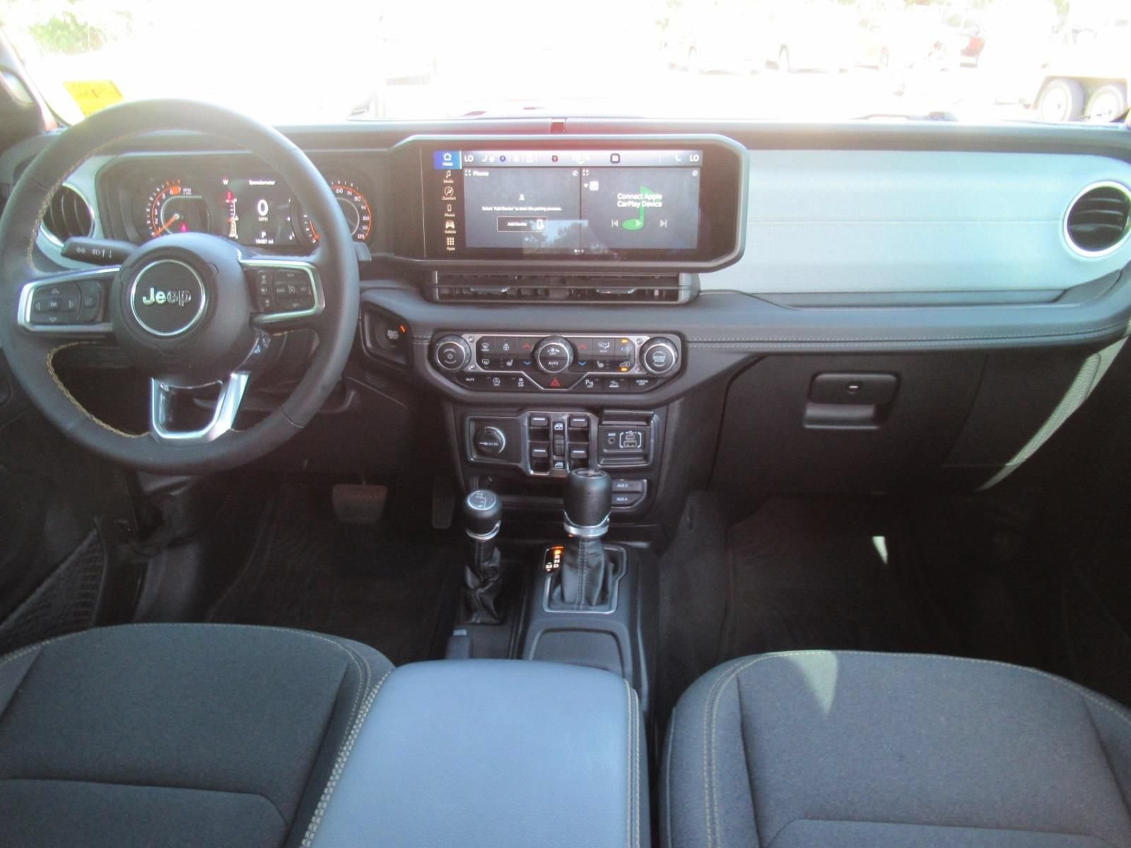 Certified 2024 Jeep Wrangler Unlimited Sahara w/ Safety Group AWD/4WD image 12