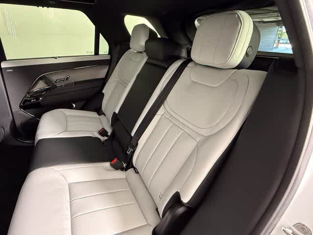 New 2027 Land Rover Range Rover Sport Dynamic SE AWD/4WD image 19