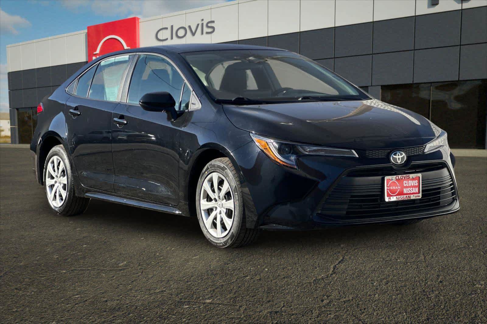 Used 2025 Toyota Corolla LE FWD image 10