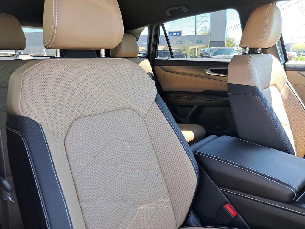 Used 2026 Volkswagen Atlas Cross Sport SE image 18