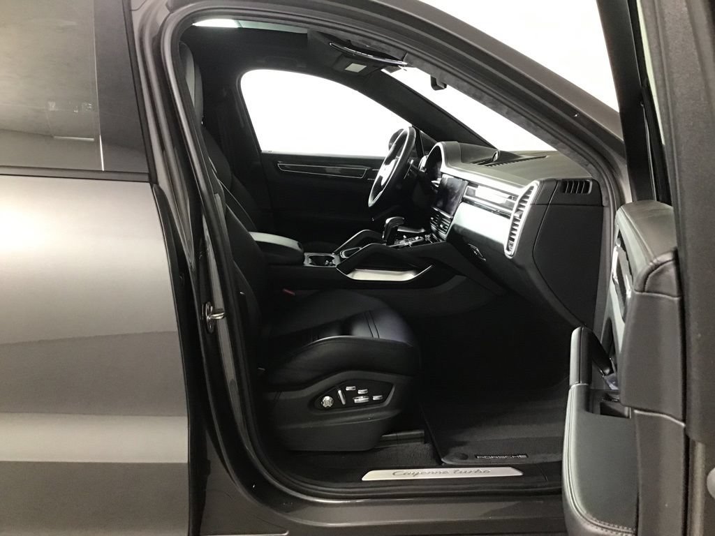 Certified 2020 Porsche Cayenne Turbo AWD/4WD image 17