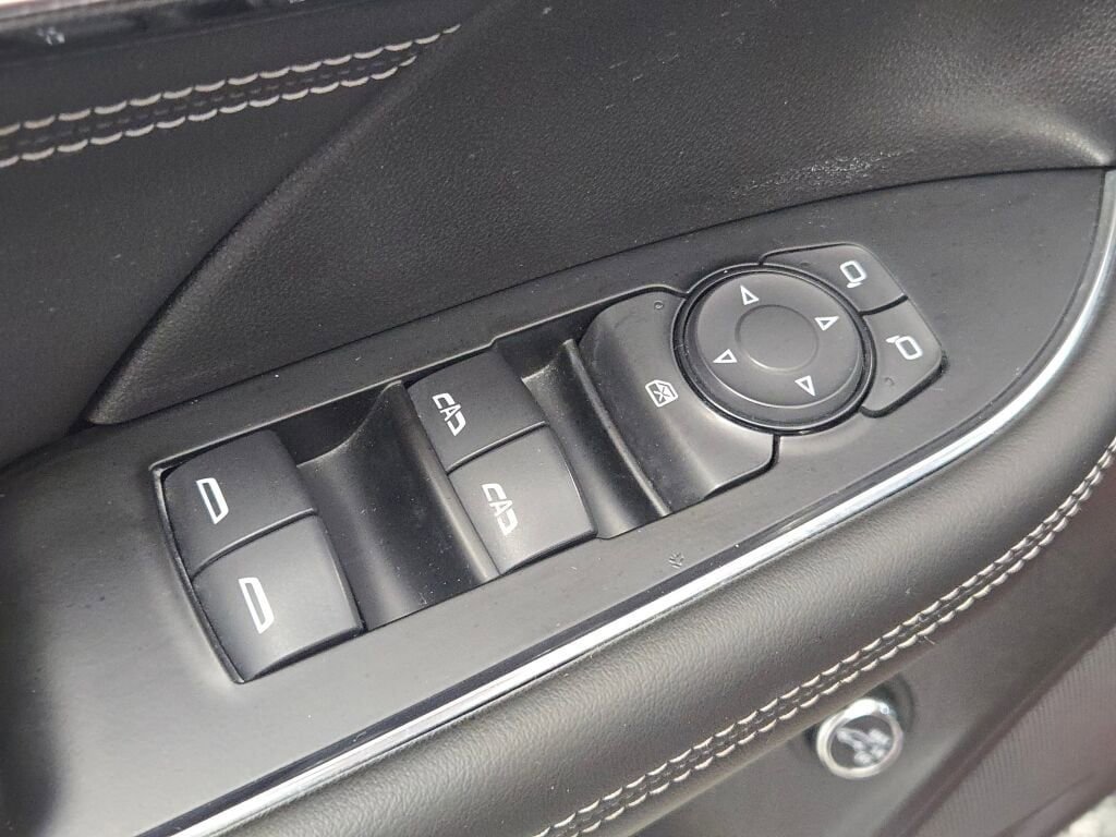 Used 2023 Buick Envision Preferred image 22