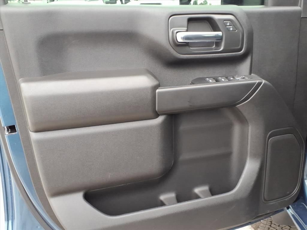 New 2026 Chevrolet Silverado 2500 Custom w/ Custom Convenience Package AWD/4WD image 15