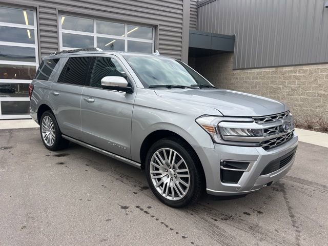 Used 2023 Ford Expedition Platinum image 3