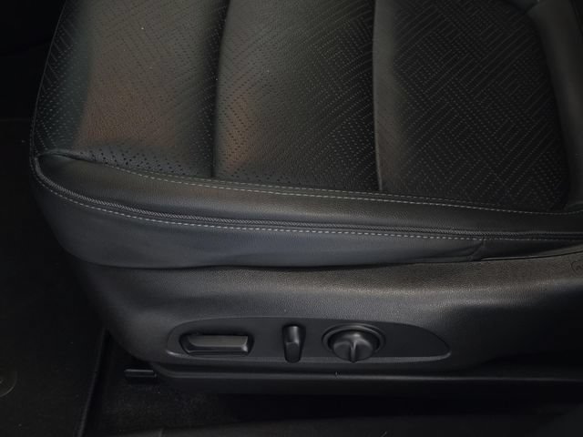 Used 2022 Buick Encore GX Essence FWD image 28