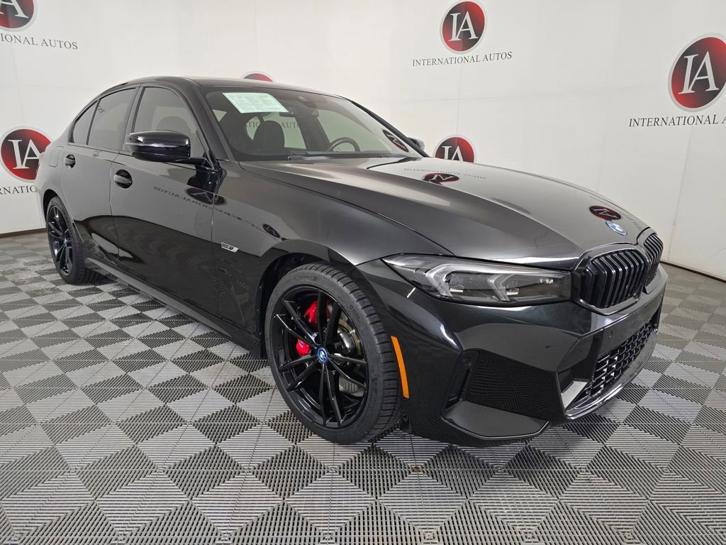 Certified 2023 BMW 330e xDrive w/ M Sport Package AWD/4WD image 1