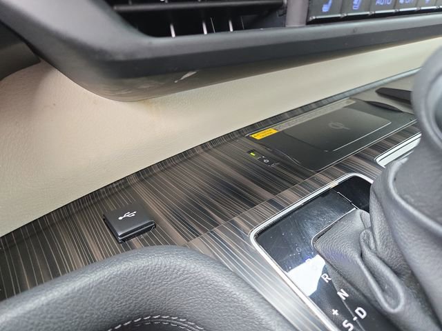 Used 2023 Toyota Sienna Platinum AWD/4WD image 29