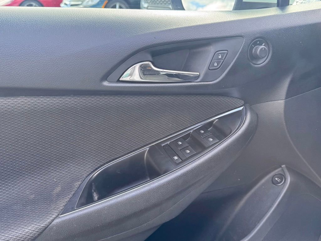 Used 2017 Chevrolet Cruze LT image 8