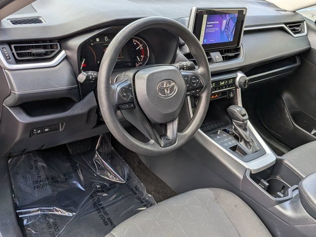 Used 2025 Toyota RAV4 XLE AWD/4WD image 17