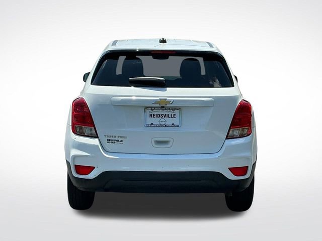 Used 2022 Chevrolet Trax LS w/ Tint and Cruise Package AWD/4WD image 5