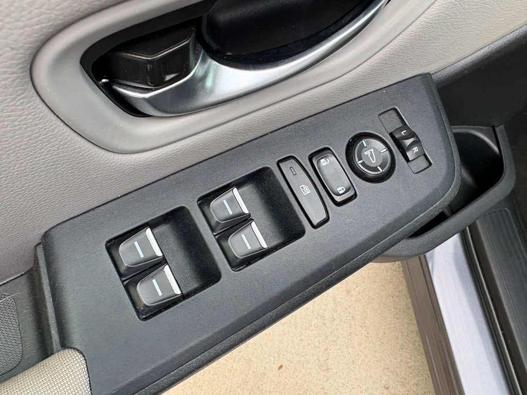 Certified 2023 Honda Pilot LX image 11