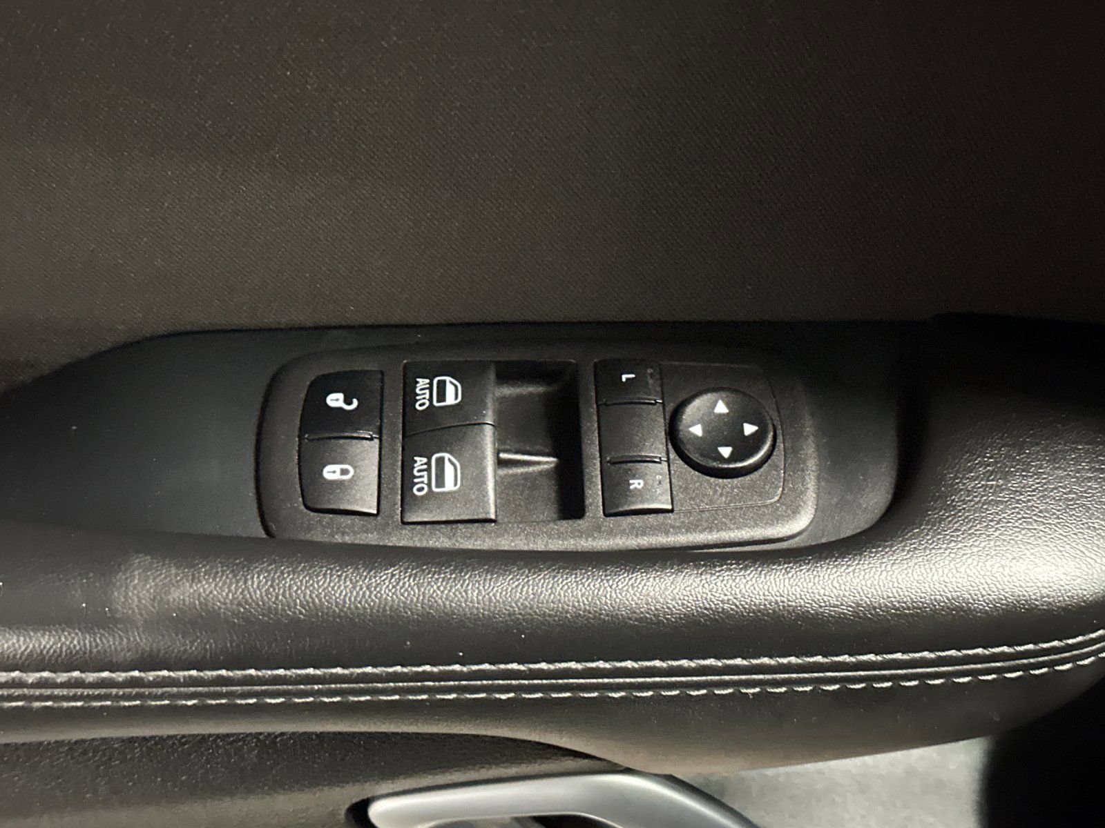 Used 2023 Dodge Challenger SXT image 13