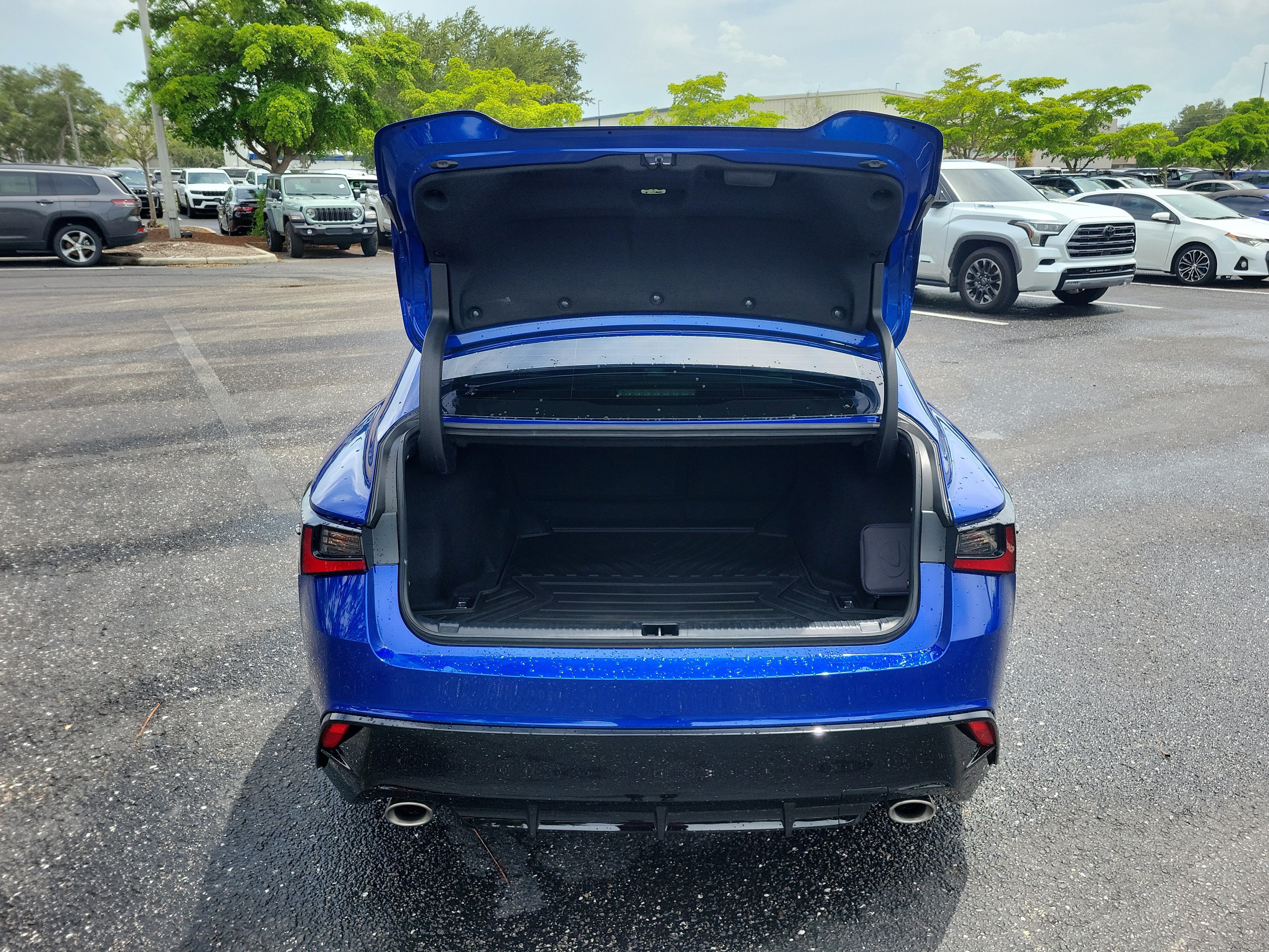 Used 2024 Lexus IS 350 F Sport w/ Navigation Package RWD image 9