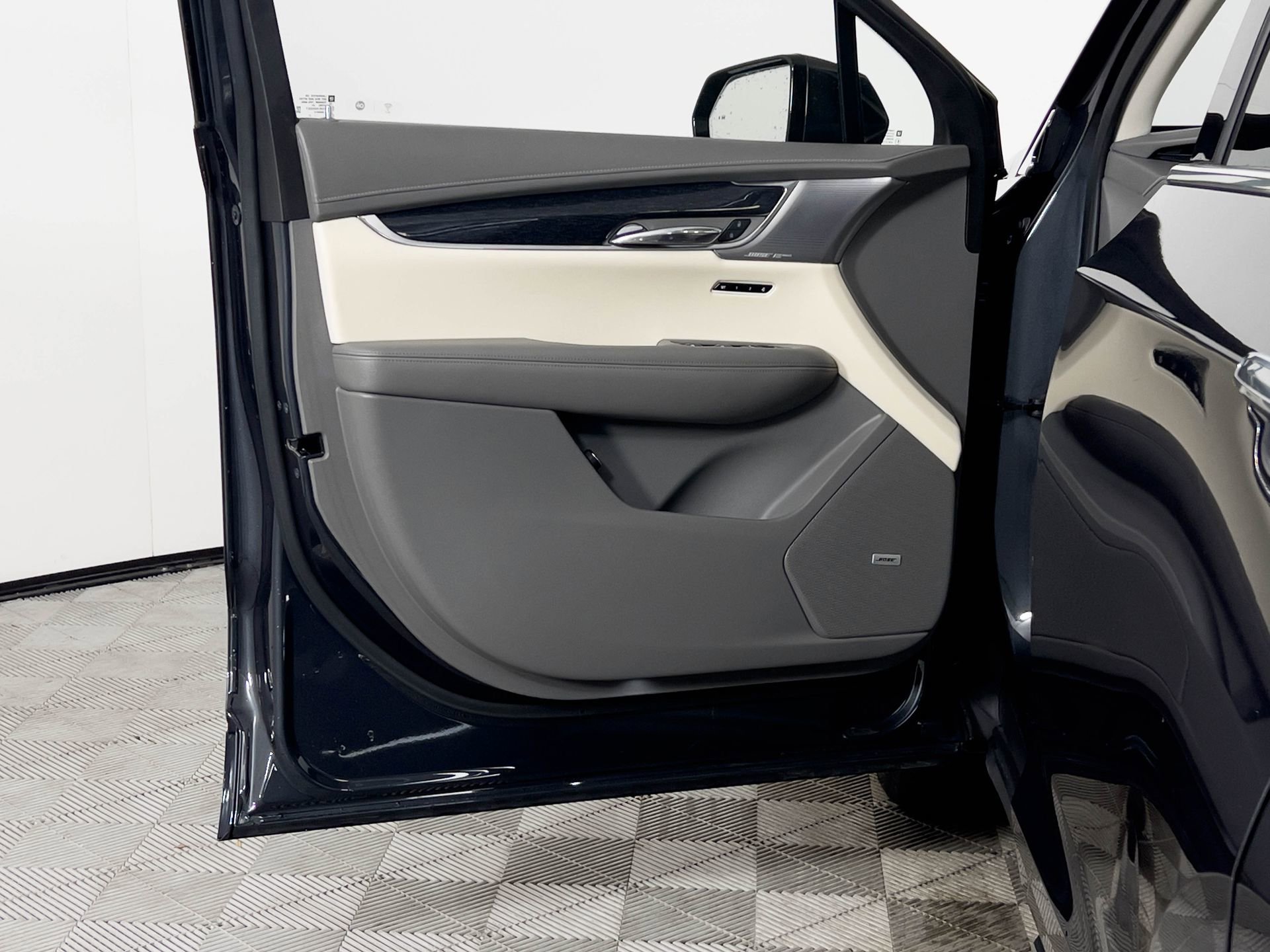 Used 2022 Cadillac XT6 Premium Luxury image 14