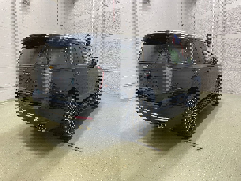 New 2026 Chevrolet Tahoe High Country image 3