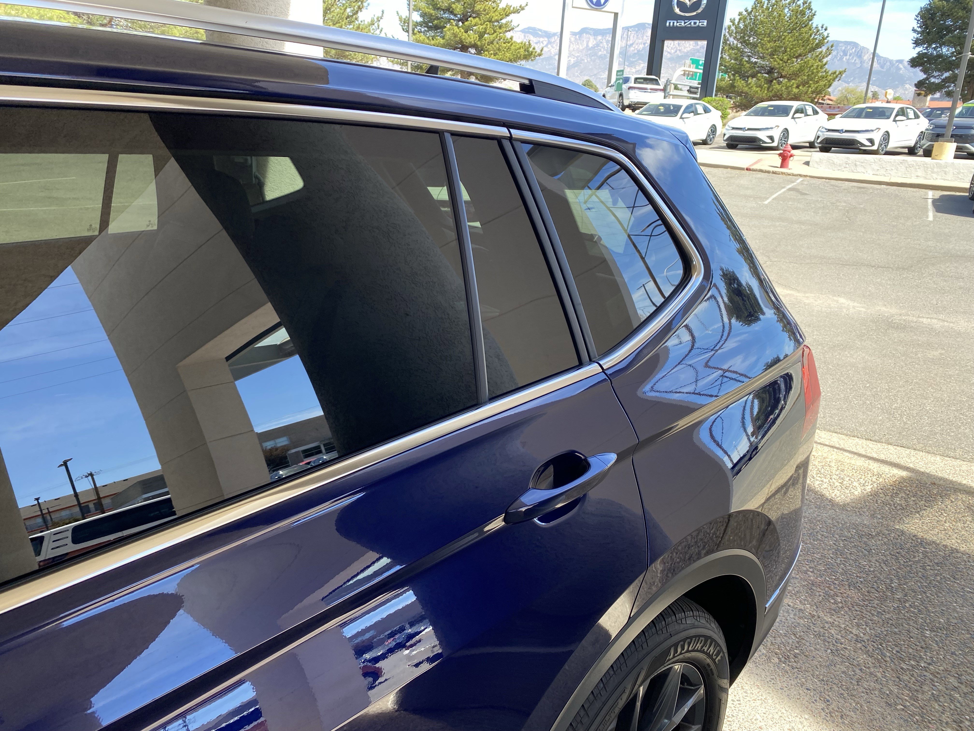 Used 2023 Volkswagen Tiguan SE w/ Panoramic Sunroof Package image 48