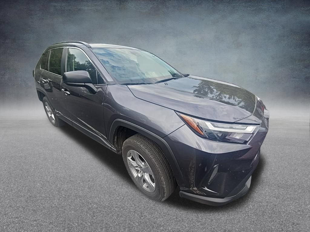 Used 2025 Toyota RAV4 LE AWD/4WD image 11