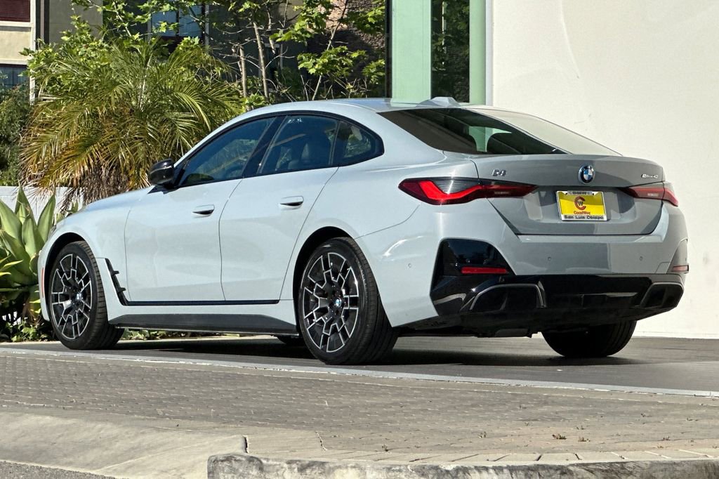 Used 2025 BMW i4 eDrive40 w/ M Sport Package image 5