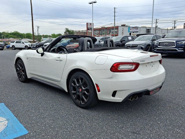 Used 2020 FIAT 124 Spider Abarth w/ Convenience Group RWD image 4
