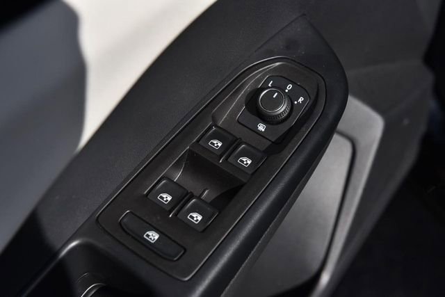 Used 2025 Volkswagen Taos S image 8