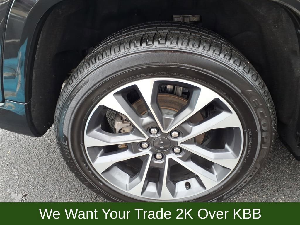 Used 2025 Jeep Grand Cherokee Overland w/ Adv Protech Group III image 19