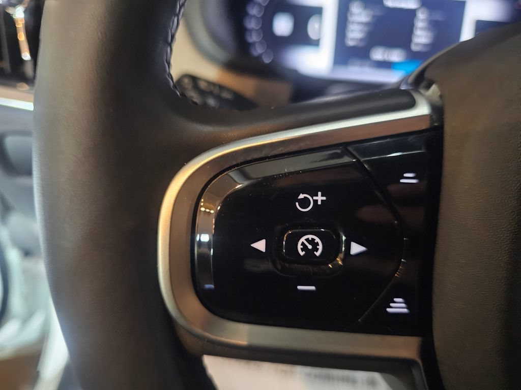 Certified 2025 Volvo V90 B6 Cross Country Plus AWD/4WD image 22