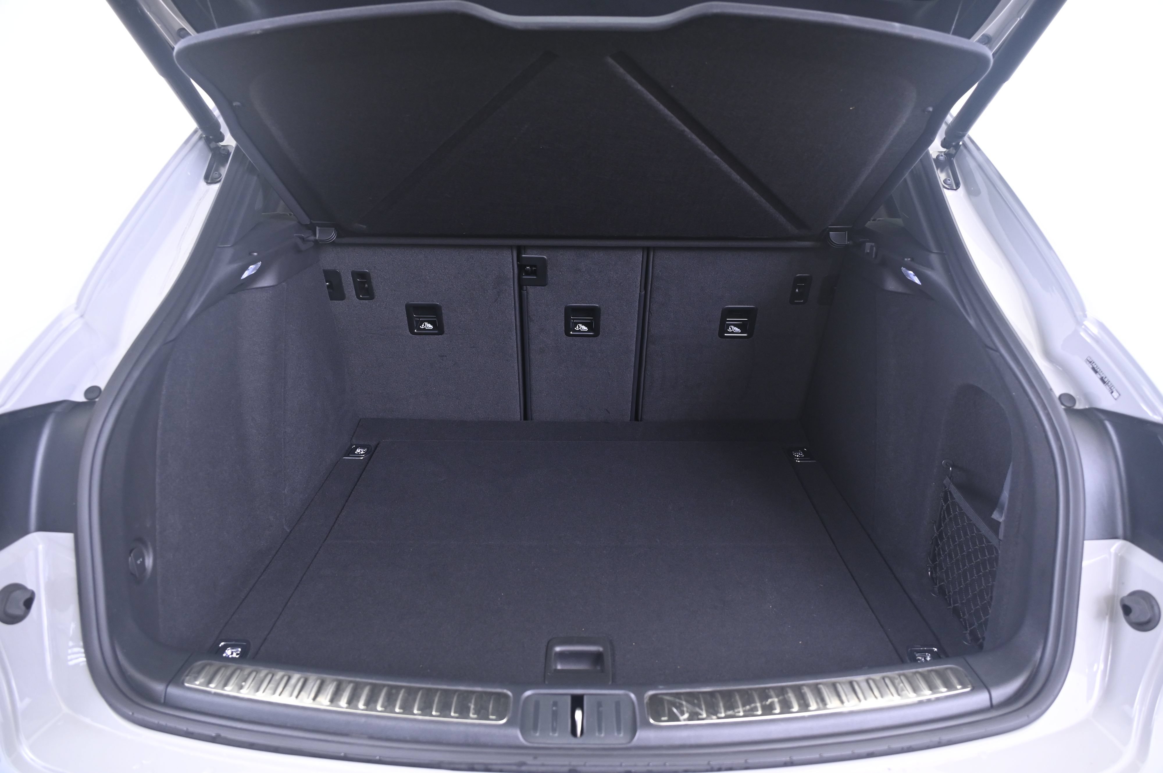 Certified 2023 Porsche Macan AWD/4WD image 15