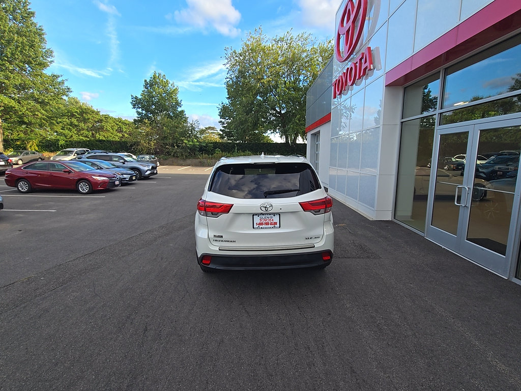 Certified 2019 Toyota Highlander XLE AWD/4WD image 5