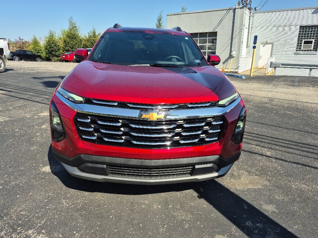 Used 2025 Chevrolet Equinox LT w/ Convenience Package II image 2