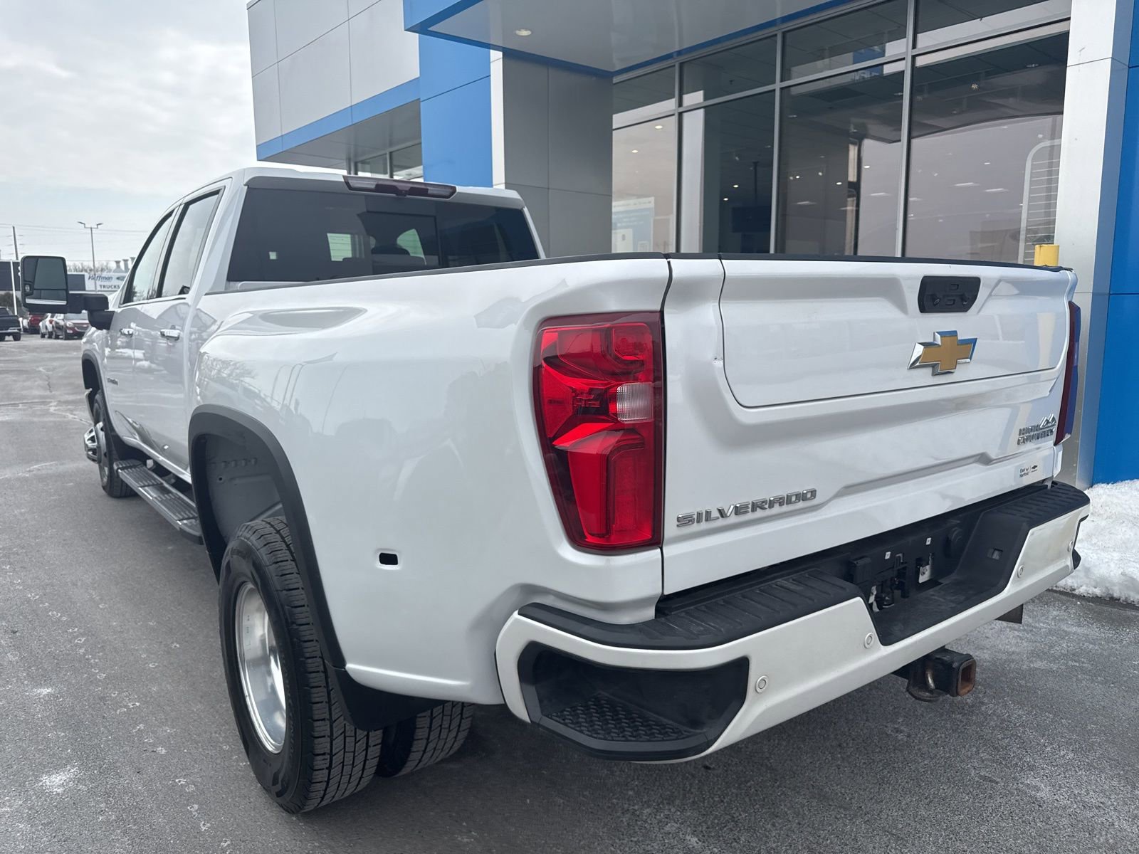 Used 2022 Chevrolet Silverado 3500 High Country w/ Safety Package II image 6