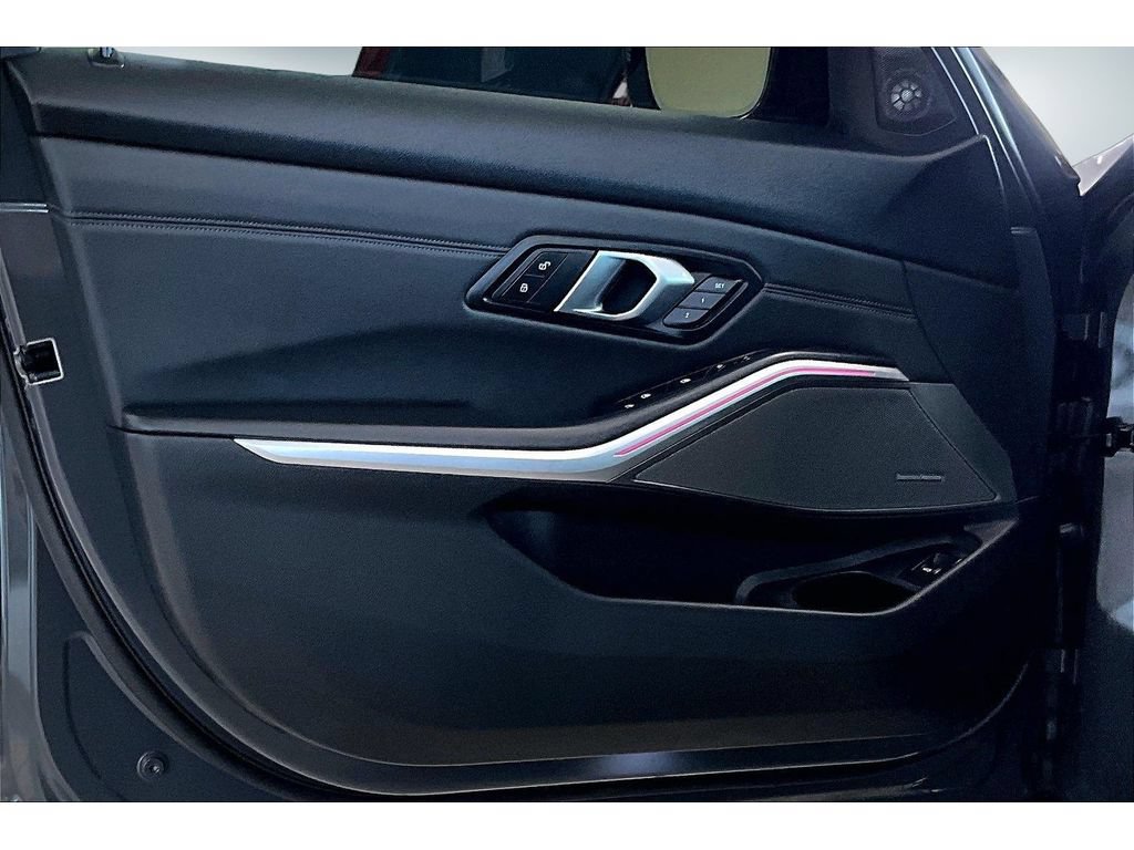 Used 2025 BMW M3 Competition AWD/4WD image 17