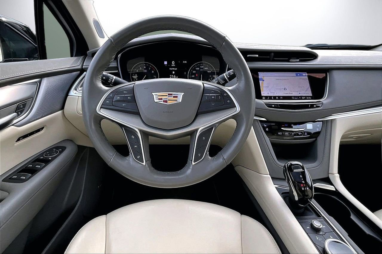 Used 2024 Cadillac XT5 Premium Luxury w/ Technology Package image 11