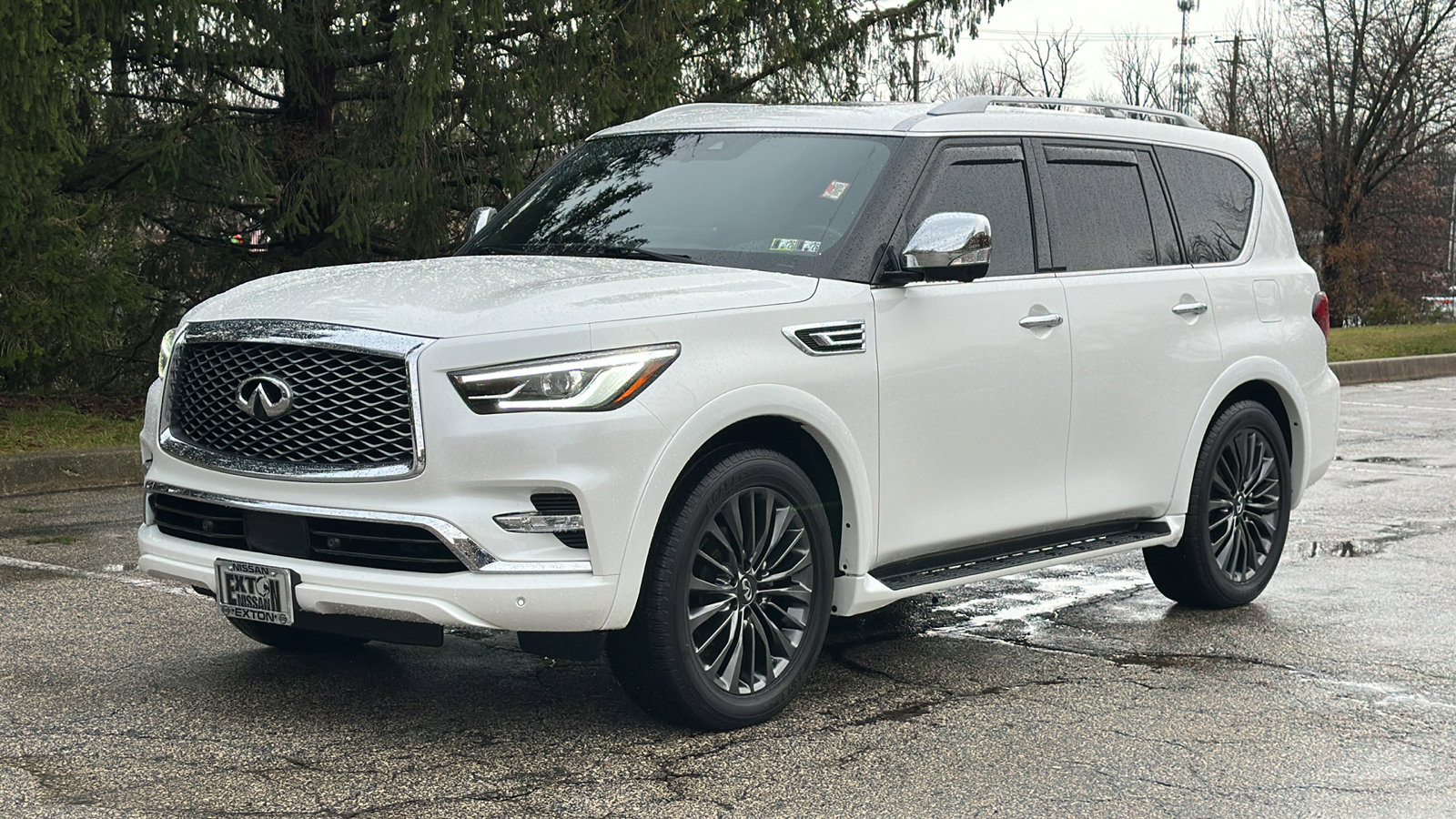 Used 2022 INFINITI QX80 Sensory image 2