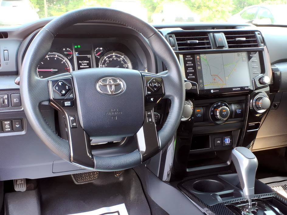Used 2022 Toyota 4Runner TRD Off-Road Premium w/ Moonroof Package AWD/4WD image 10