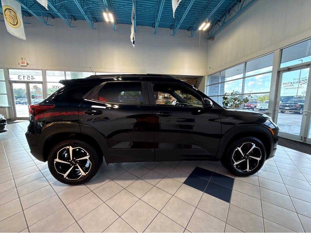 Used 2023 Chevrolet TrailBlazer RS w/ Technology Package AWD/4WD image 16