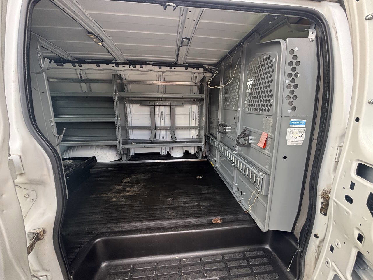 Used 2015 Chevrolet Express 2500 image 8