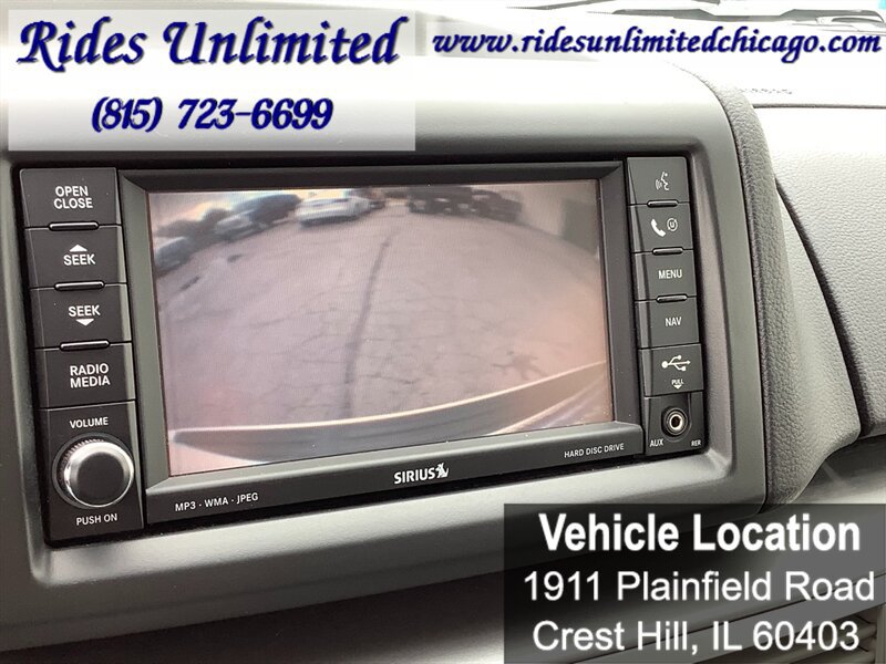 Used 2010 Volkswagen Routan SEL Premium FWD image 24