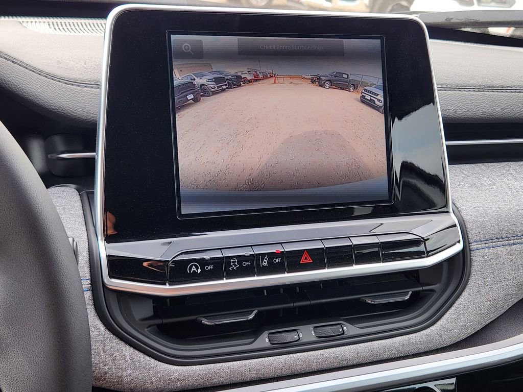 New 2026 Jeep Compass Latitude image 13