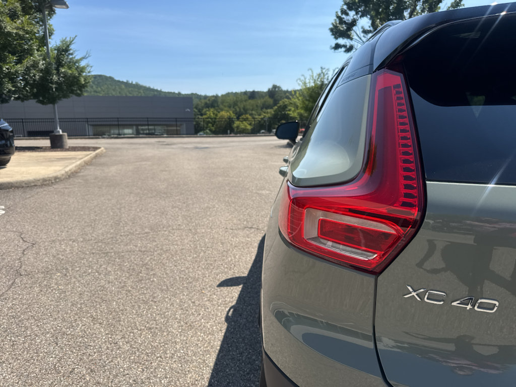 Used 2023 Volvo XC40 Recharge Ultimate w/ Protection Package Premier AWD/4WD image 6