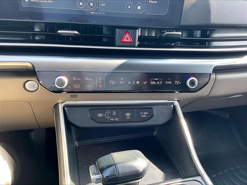 Used 2025 Kia Carnival FWD image 27