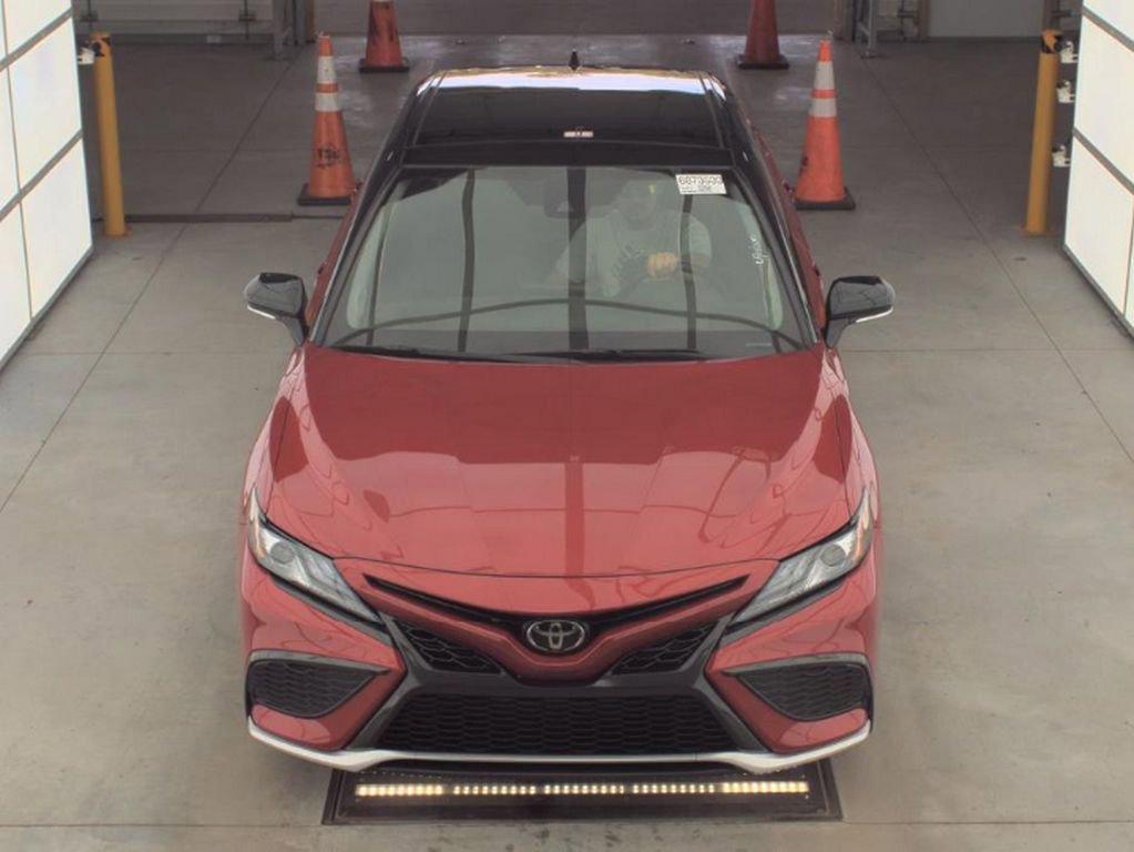 Used 2023 Toyota Camry XSE FWD image 2