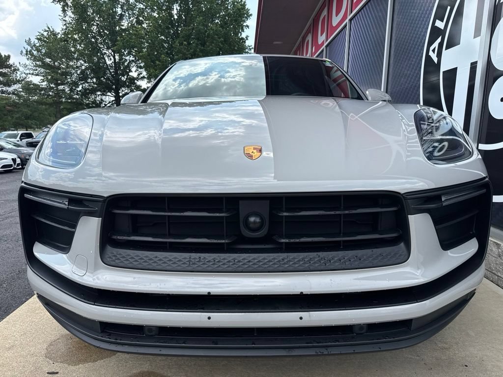 Used 2024 Porsche Macan Turbo AWD/4WD image 8
