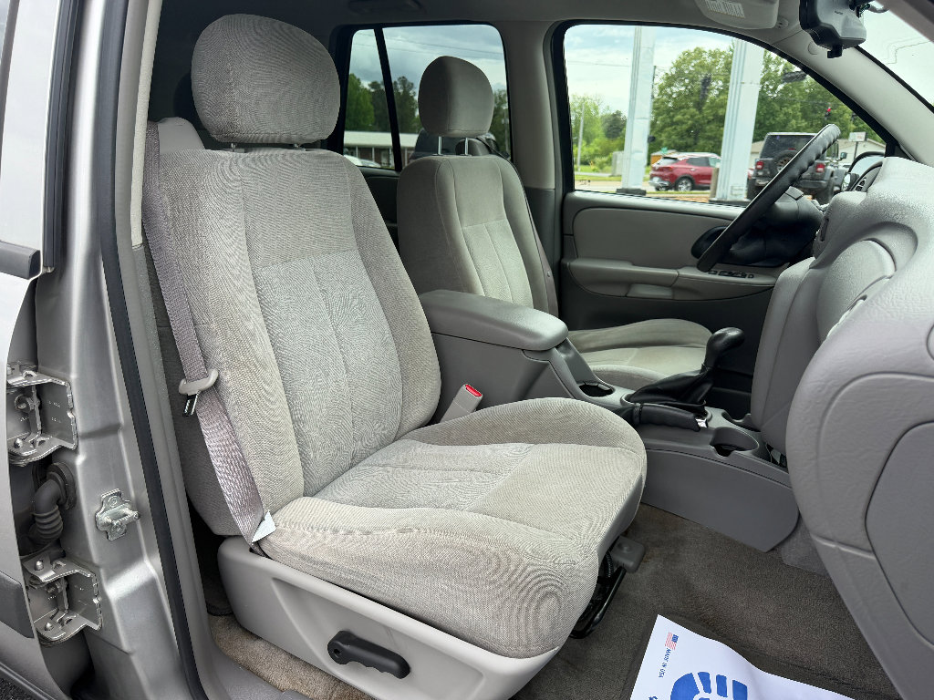 Used 2005 Chevrolet TrailBlazer LS w/ LS Preferred Equipment Group RWD image 15