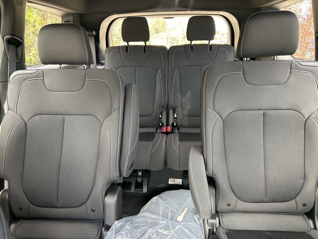 Used 2024 Jeep Grand Cherokee L Laredo w/ Luxury Tech Group I image 13