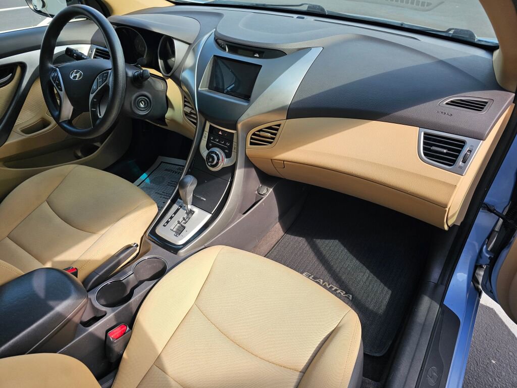 Used 2011 Hyundai Elantra GLS w/ Preferred Equipment Pkg 3 FWD image 12