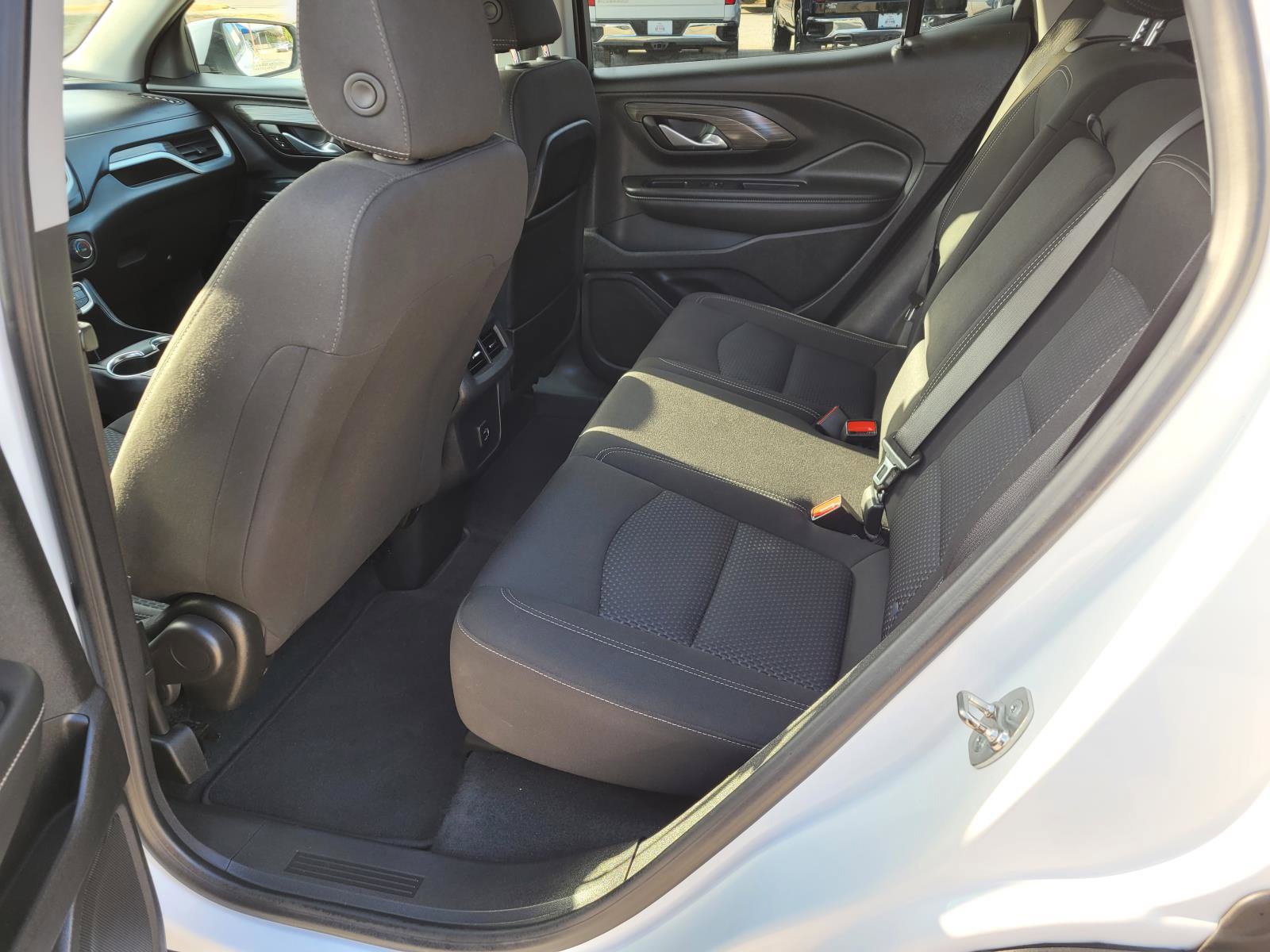 Used 2024 GMC Terrain SLE AWD/4WD image 14
