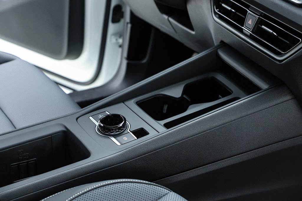 New 2026 Volkswagen Tiguan SE R-Line image 34